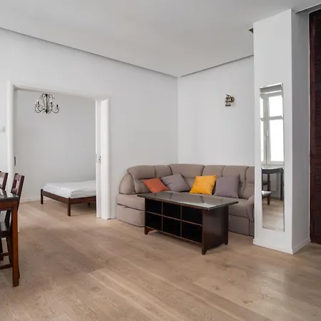 Totu Pulaskiego 8 דירה