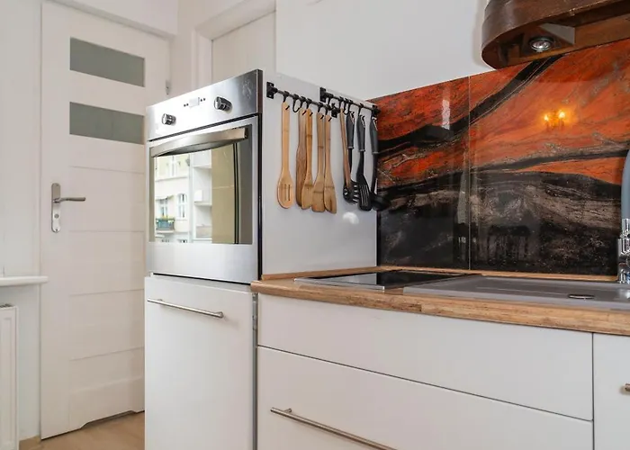 Apartment Totu Pulaskiego 8 *